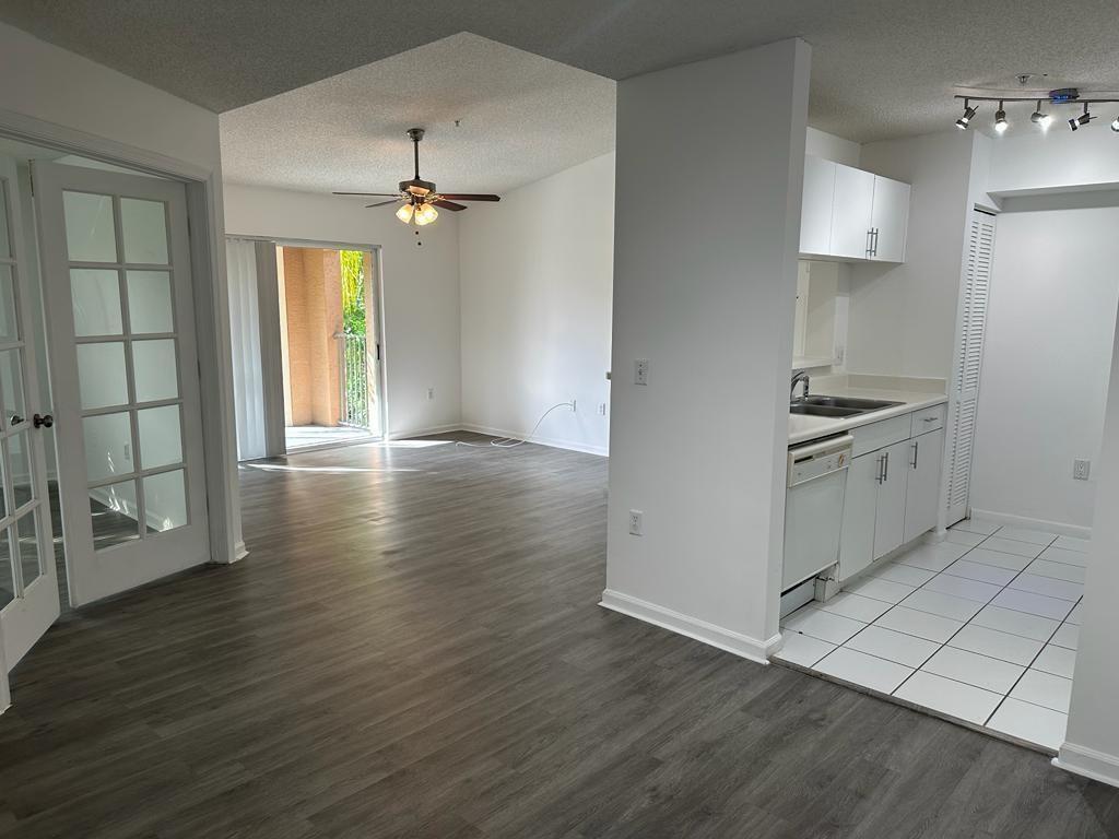 4844 N State Road 7 #305
